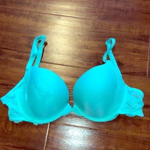 Victoria Secret Bra Sz: 36C